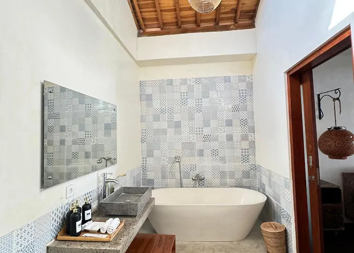 La Pan Nam Exotic And 4* Canggu